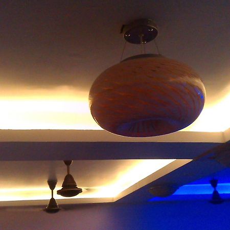 Hotel Rajendra Chinchani Екстериор снимка