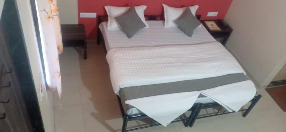 Hotel Rajendra Chinchani Екстериор снимка