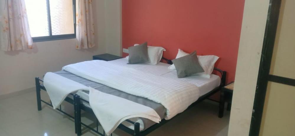 Hotel Rajendra Chinchani Екстериор снимка